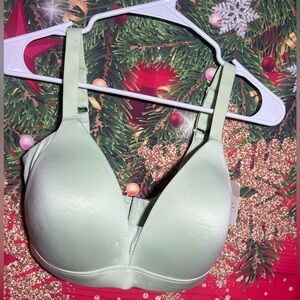 Light Green T-Shirt Bra - Smooth Molded Cups
